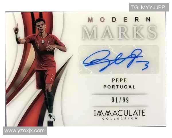 足球球星签名卡与比赛物料签名价值对比分析