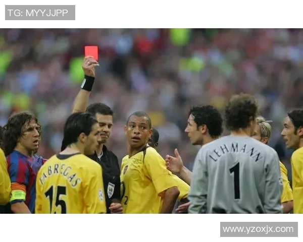 从第一张红牌谈起 足球巨星们的纪律与争议瞬间