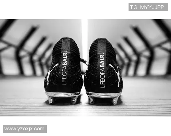如何选择适合足球球星的运动鞋提高场上表现和舒适度